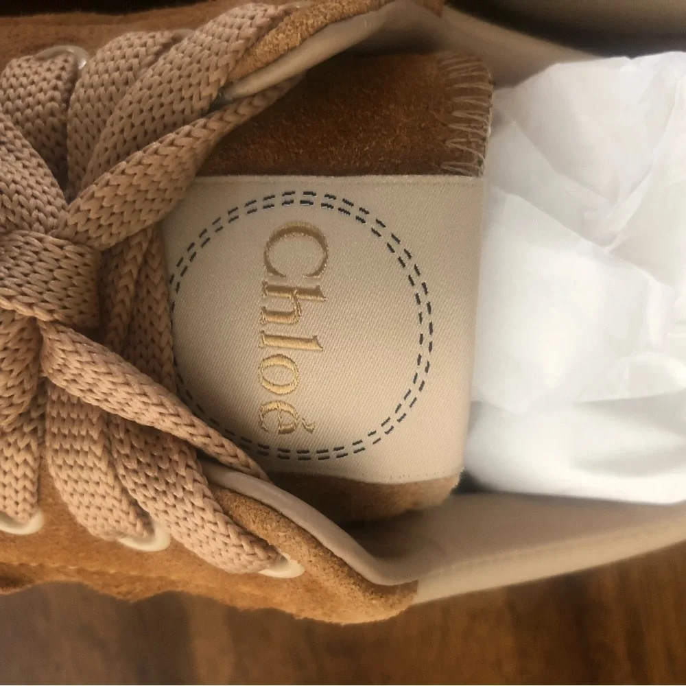 NIB $595 Chloé Franckie Low Top Sneaker (Women) in size 37!